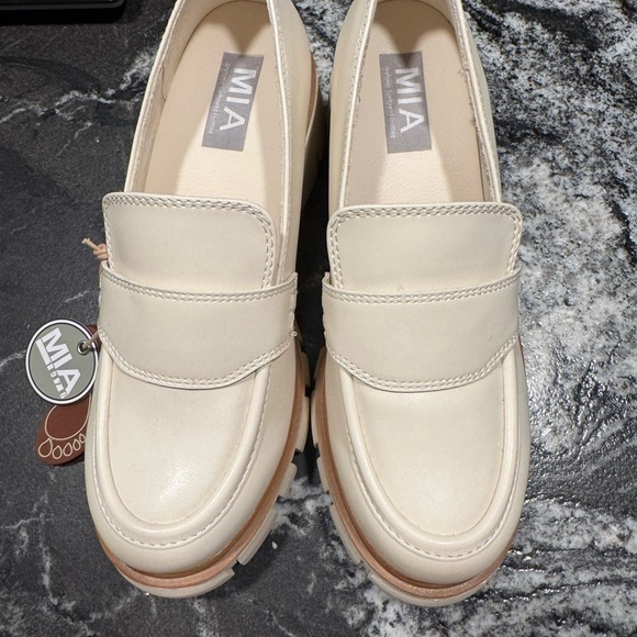 MIA Women's Cream Loafers - Picture 1 of 6